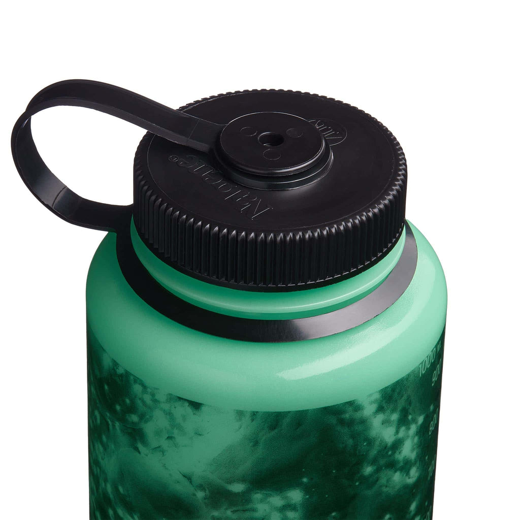 Nalgene product image: 32oz WM Glo Wyld O2 — 32oz WM Glo Wyld